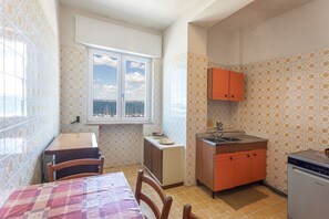 Refrigerador, horno, placa de cocina, lavavajillas