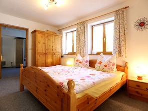 House | 2 bedrooms, individually furnished