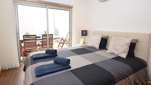 House - Holiday Home Near Sao Martinho Beach (Caldas da Rainha)