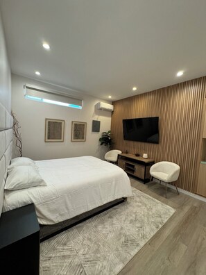 3 bedrooms, iron/ironing board, WiFi, bed sheets - FULLY FURNISHED Luxury 3 Bedroom 2.5 Bathroom Apartment Private BRAND NEW (Los Angeles)