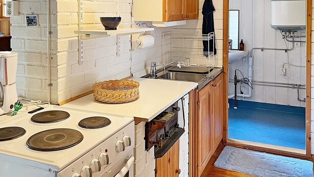 House | Private kitchen - 6 Person Holiday Home in Nykvarn (Nykvarn)