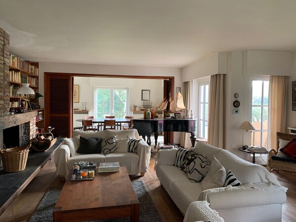 House | Living area - Charming Home w/ Garden (Ostend)