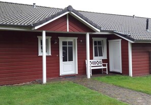 Exterior - Siems Modern Retreat (Grube)