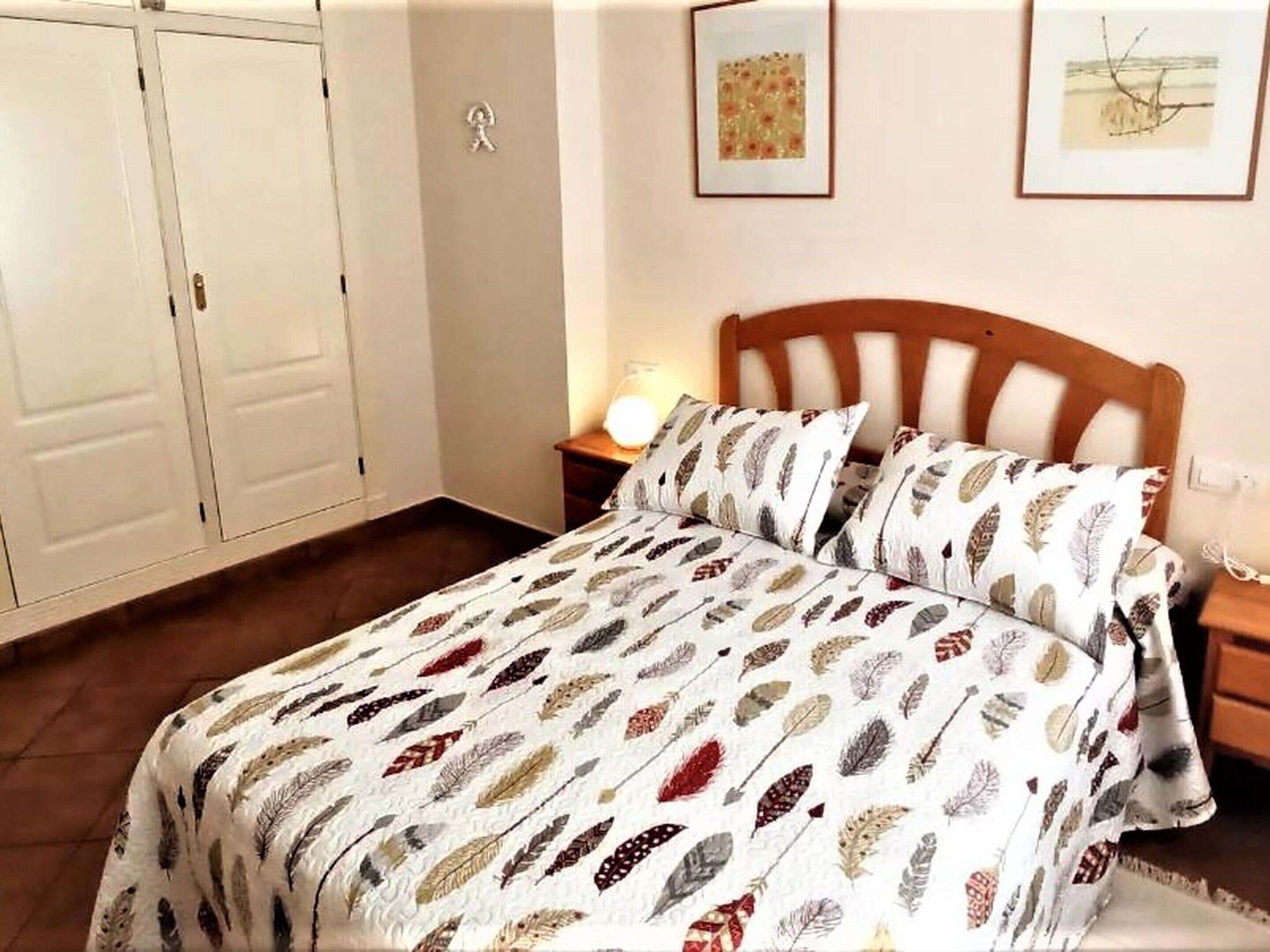 Apartment | 2 bedrooms, iron/ironing board, bed sheets
