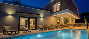 Luxury Villa Sicenta Comfortable Holiday Residence