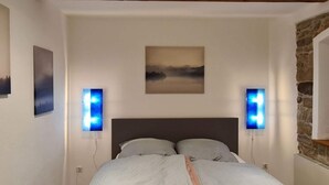 Ảnh chưa phân loại, 2 trong số 23 ảnh, nút