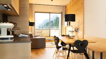 Apartment | Dining