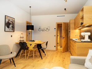 Appartement | Cuisine privée | Bouilloire électrique, grille-pain