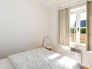 3 bedrooms, individually furnished