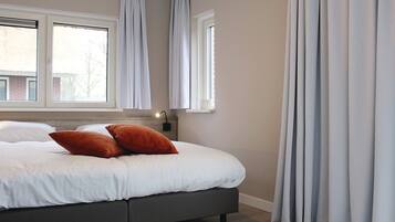 House | 5 bilik tidur, dilengkapkan perabot secara berasingan, cadar katil