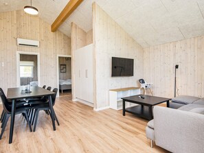 Dining - 5 Star Holiday Home in Augustenborg (Augustenborg)