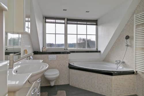 Villa | Bathroom