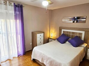 Casa | 2 quartos, ferros/tábuas de passar roupa, roupa de cama