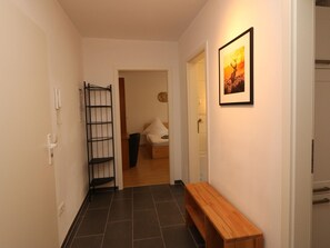 Apartment | Interior - Apartment in Essen With Scenic Terrace (Essen)