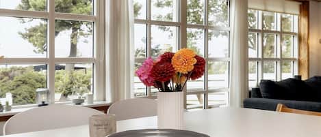 House | Dining