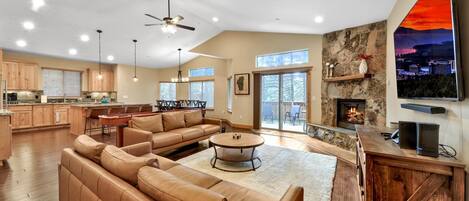 Smart TV, chimenea y futbolito