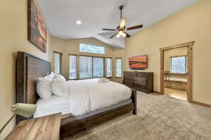 4 bedrooms, iron/ironing board, travel cot, free WiFi - Pine Valley Lodge: Air Conditioning, Games (South Lake Tahoe)