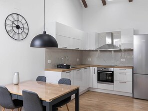 Apartment | Private kitchen | Fridge, microwave, oven, stovetop - Apartment Thon - One Bedroom Apartment With Terrace and Garden View (Dubrovnik)
