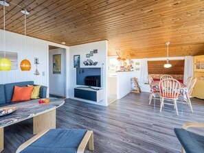 House | Dining - 6 Person Holiday Home in Ringkobing (Ringkobing)