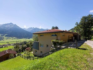 Apartment | Exterior - Apartment in Kaprun Near Ski Slopes (Piesendorf)