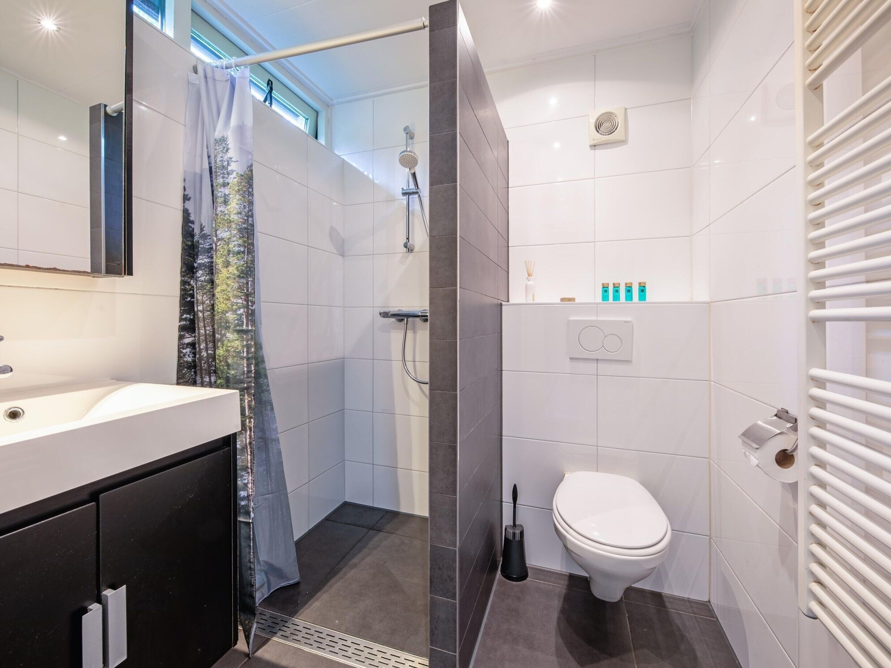 House | Bathroom | Bathtub