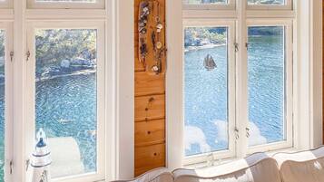 House | Water view