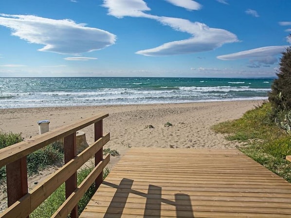 View from property - Belvilla by OYO Villa Costabellas (Marbella)