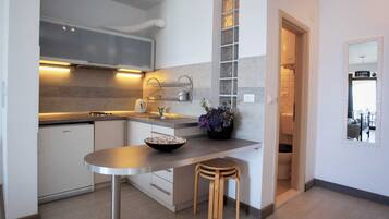 Apartment | Private kitchen | Fridge, stovetop