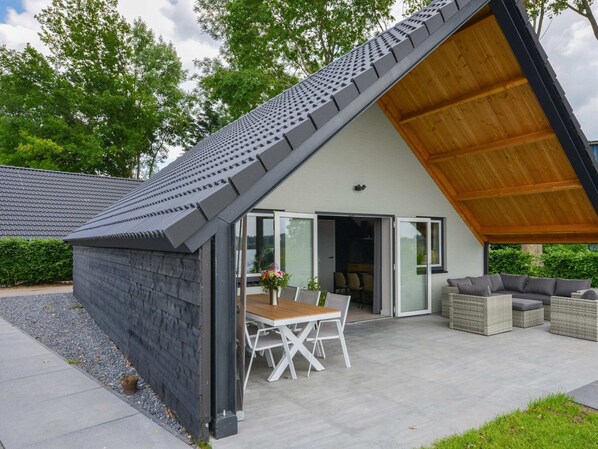 Exterior - Nice Holiday Home With Terrace (Kerkdriel)