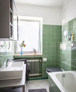 Apartment | Bathroom | Towels