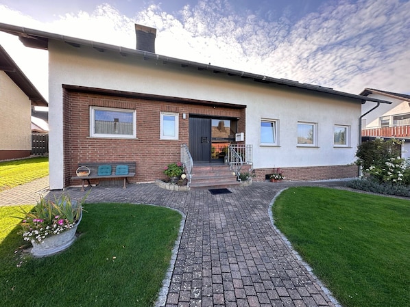 Apartment | Exterior - Shared Holiday in two Separate Flats (Brilon)