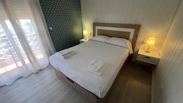 1 slaapkamer, een strijkplank/strijkijzer, gratis wifi, beddengoed