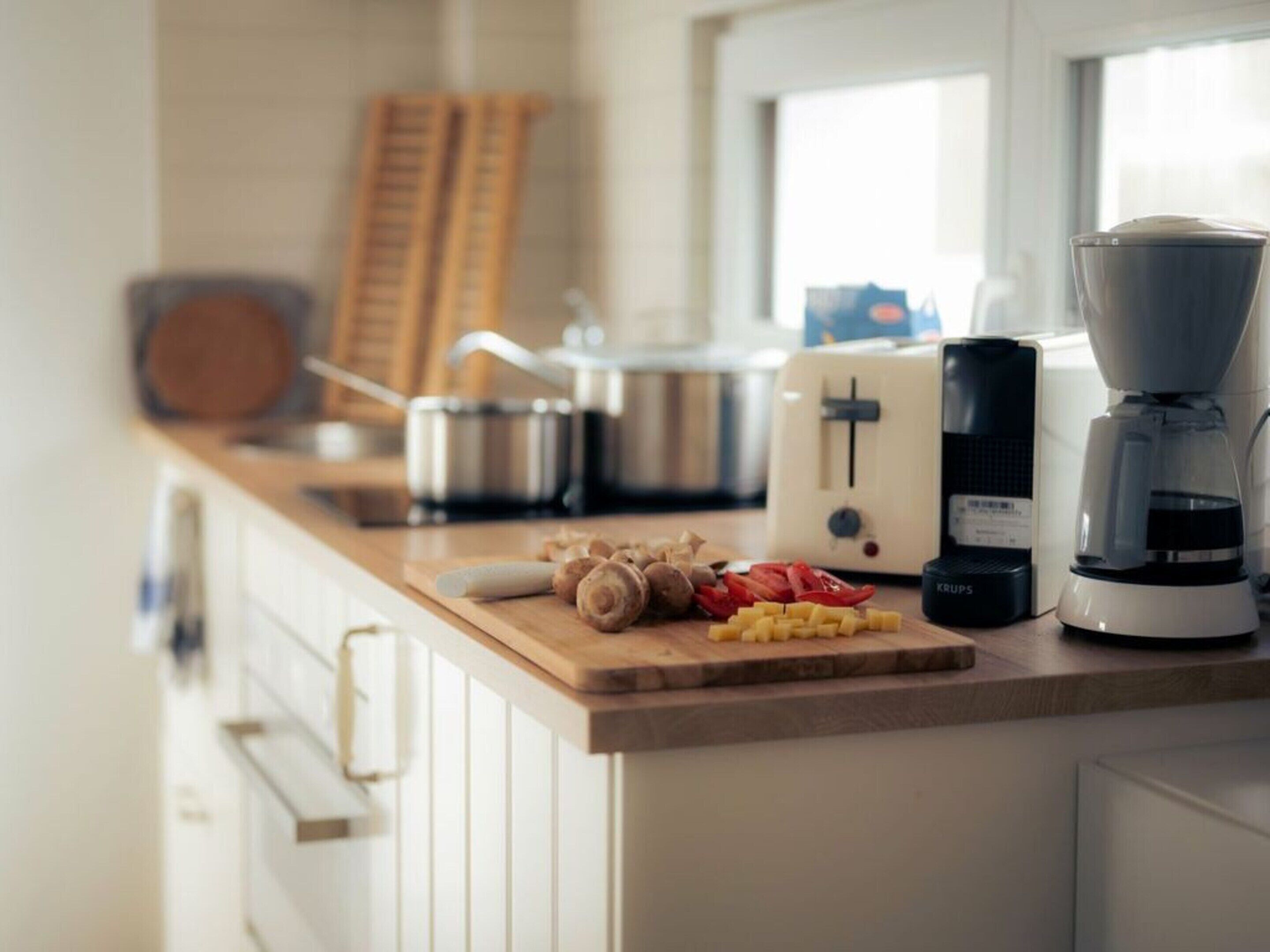 Apartment | Private kitchen | Oven, electric kettle, toaster