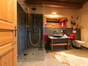 Apartment | Badezimmer | Handtücher