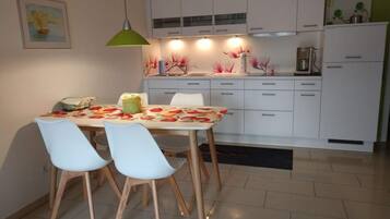 Apartment | Dining