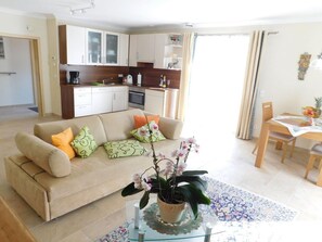 Apartment | Private kitchen | Oven, electric kettle, toaster, highchair