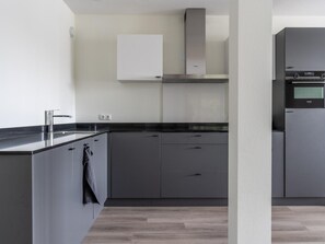 House | Private kitchen - Holiday Home in Sneek With Waterfront Jetty (Offingawier)