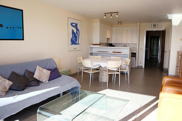 Living room - Apartment in Nieuwpoort Near the Beach (Nieuwpoort)