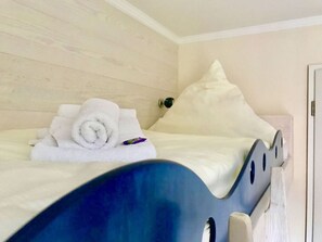 Hus | 2 soverom, individuelt innredet og strykejern/-brett