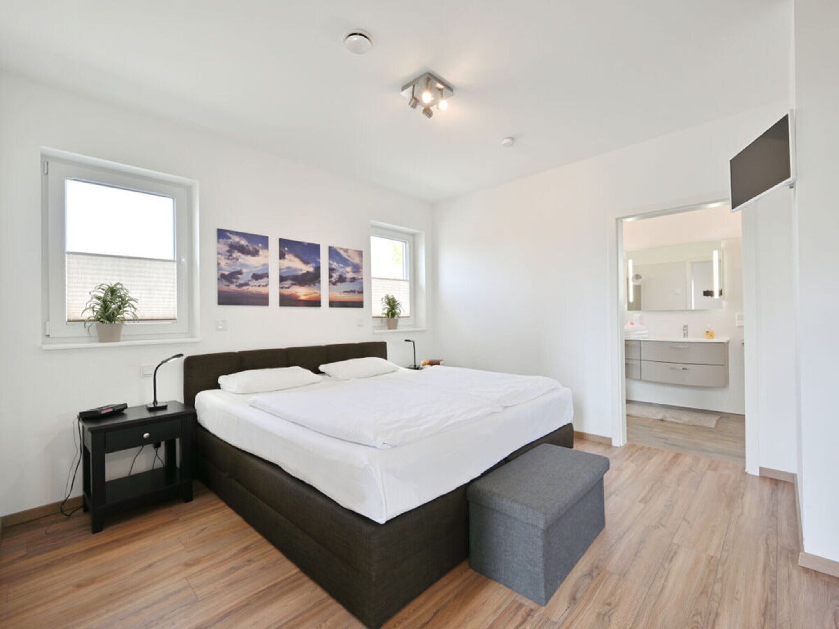 3 bedrooms, individually furnished, iron/ironing board