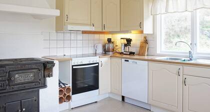 9 Person Holiday Home in Hallevadsholm-by Traum