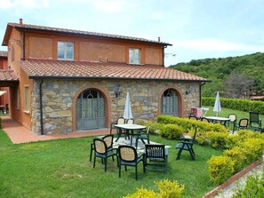 Apartment | Exterior - Spacious Apartment With Bubble Bath (Monteverdi Marittimo)