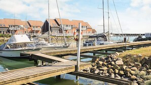 Apartment | Water view - 4 Person Holiday Park Home in Borre (Borre)