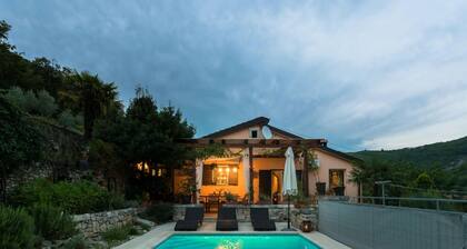 Charming Apartment in Rasa-labin
