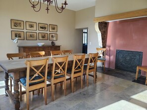 House | Dining
