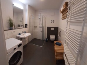 Apartment | Bathroom - Coastal Hut No. 6 Comfortable Vacation Home (Büsum)