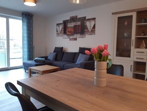 Dining - Coastal Hut No. 6 Comfortable Vacation Home (Büsum)