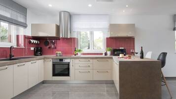 Villa | Private kitchen | Electric kettle, toaster