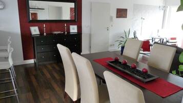 Apartment | Eigene Küche | Ofen, Toaster, Hochstuhl