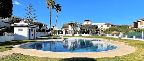 Apartment | Pool | Outdoor pool